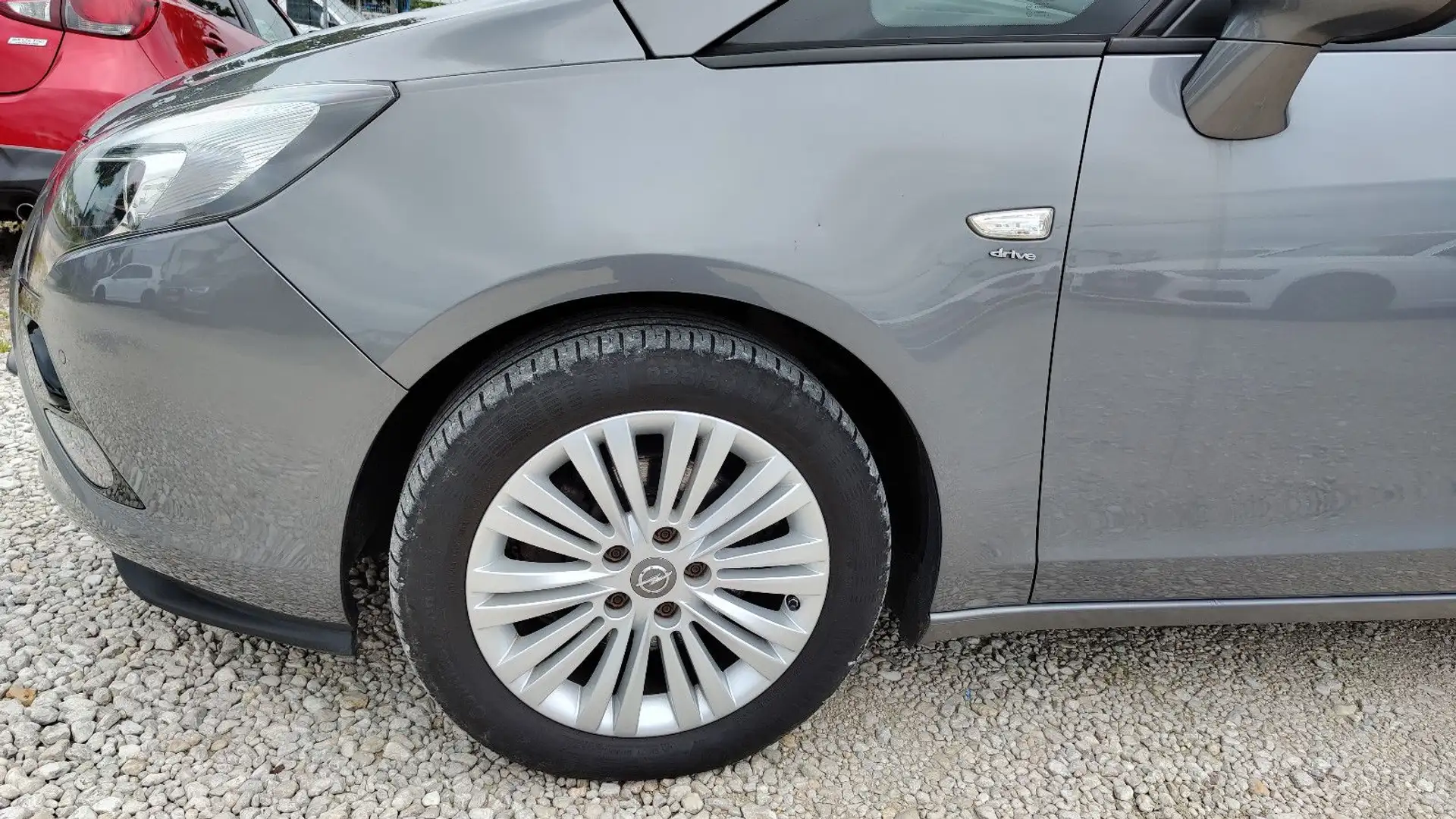 Opel Zafira C Tourer Drive - 7.Sitzer* Navi* Kamera* Gris - 2