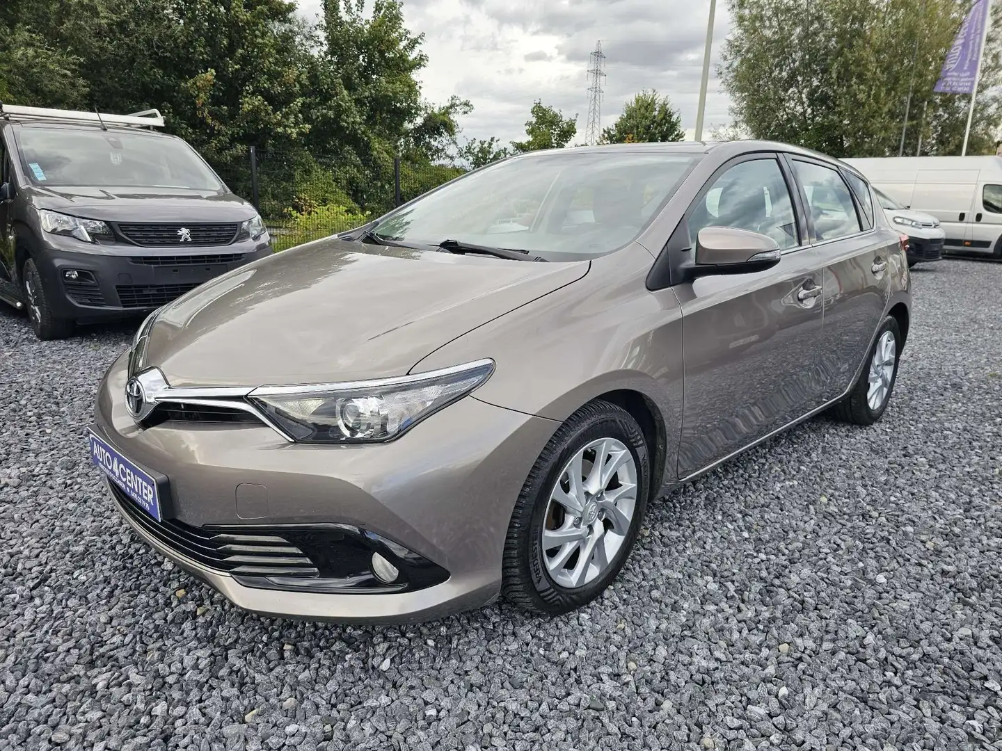 Toyota Auris 1.33i VVT-i Luna // 1ER PROPRIO / GARANTIE 1 AN // Gris - 1