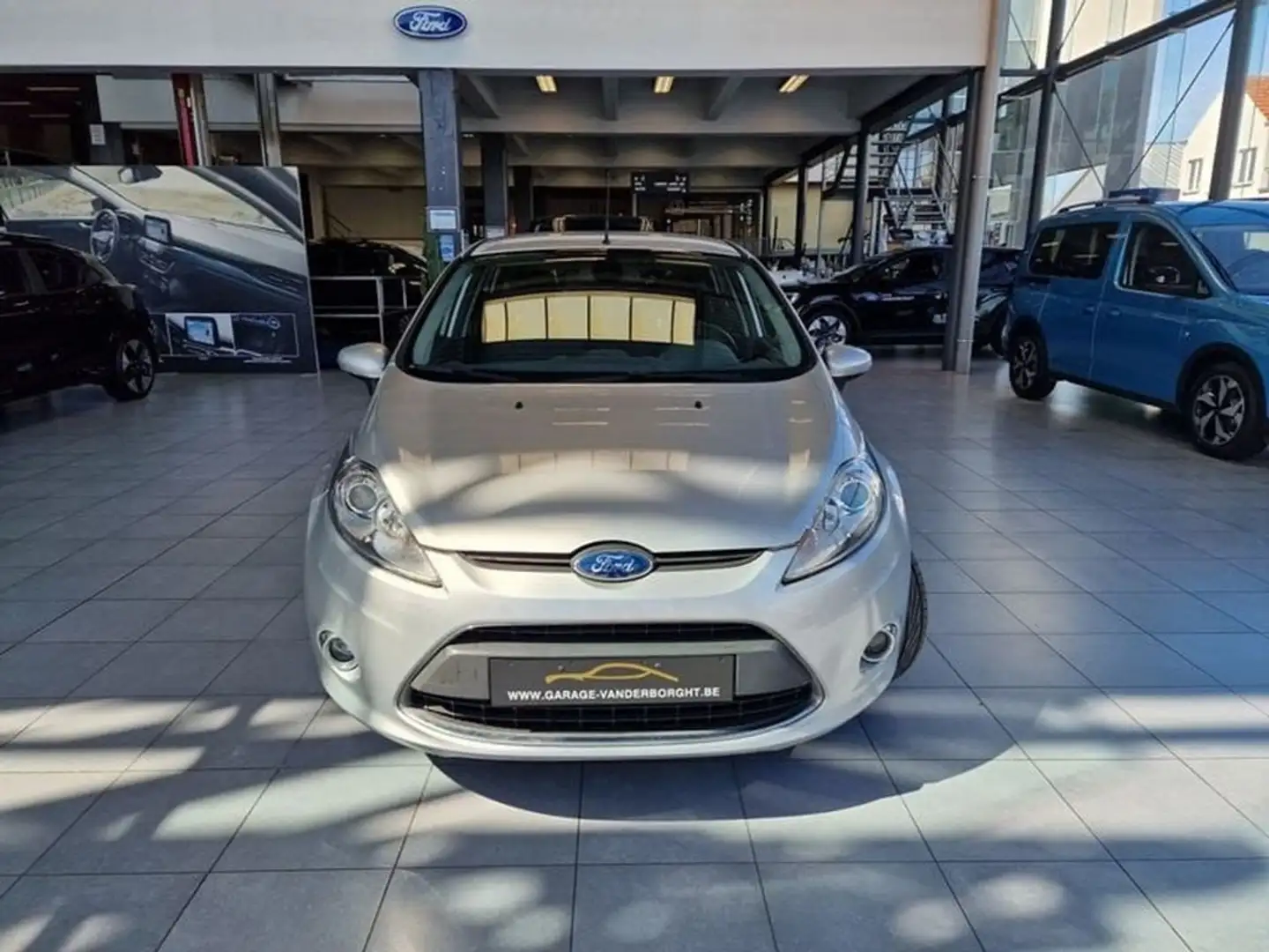 Ford Fiesta TITANIUM 1.4I BENZINE Argent - 2