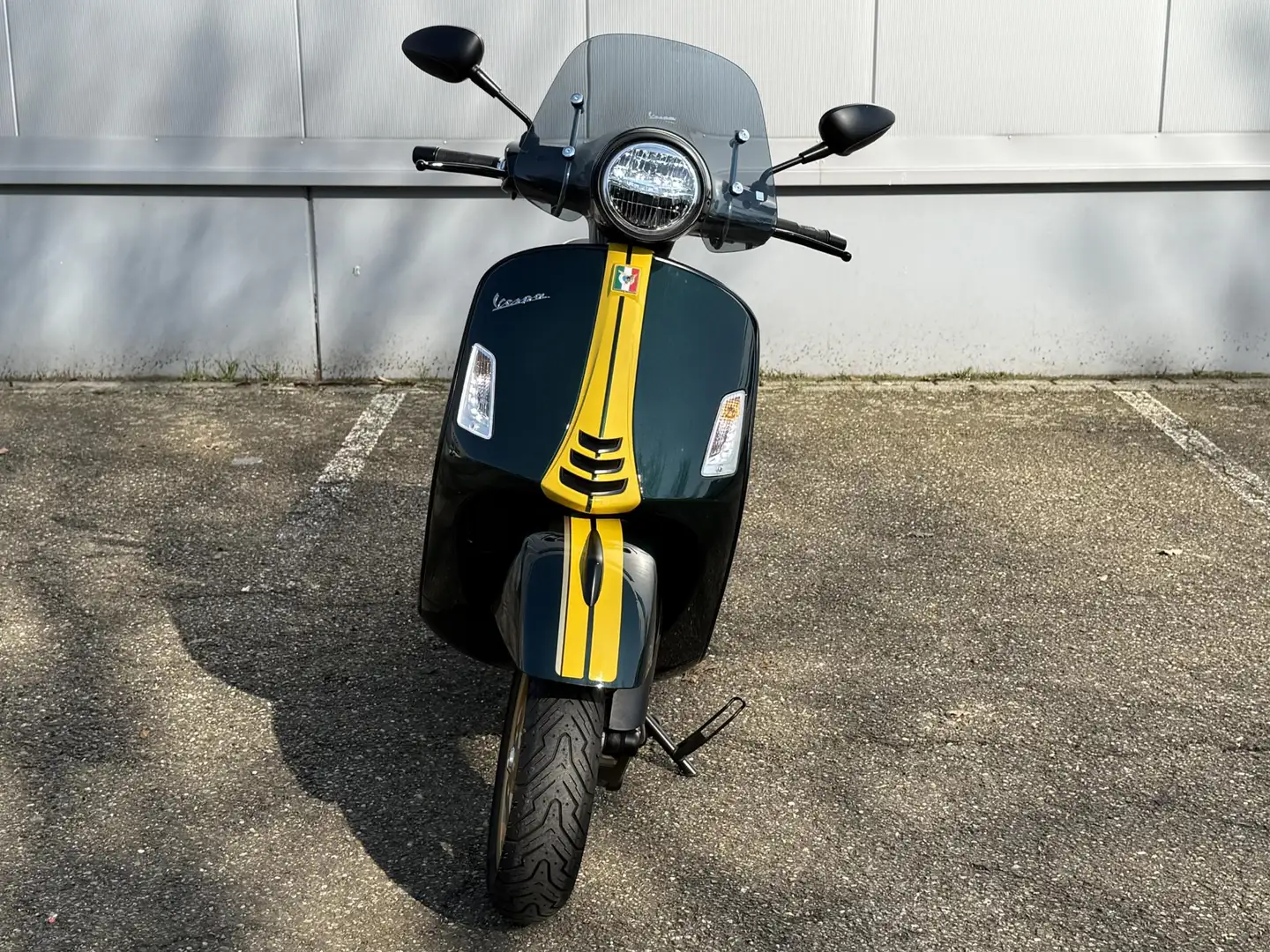 Vespa GTS 300 HPE Racing Sixties Bwjr. 2022 6.300 km LED Koplamp Verde - 2