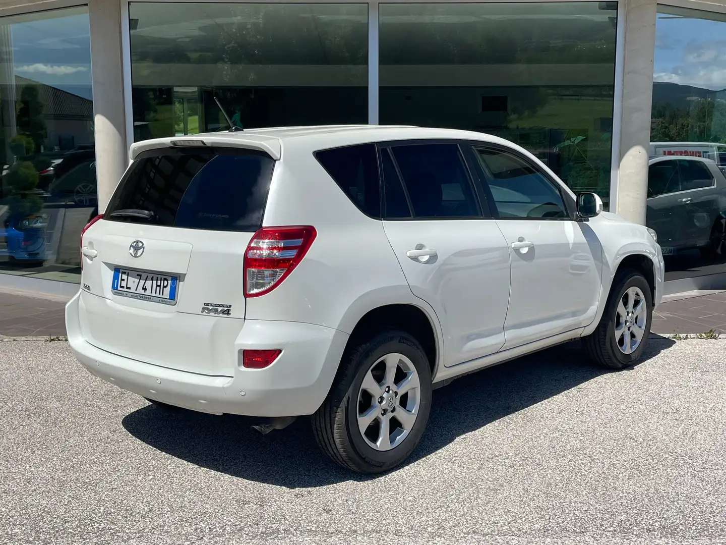 Toyota RAV 4 4x4 Crossover 2.2 d-4d Exclusive 150cv Bianco - 2