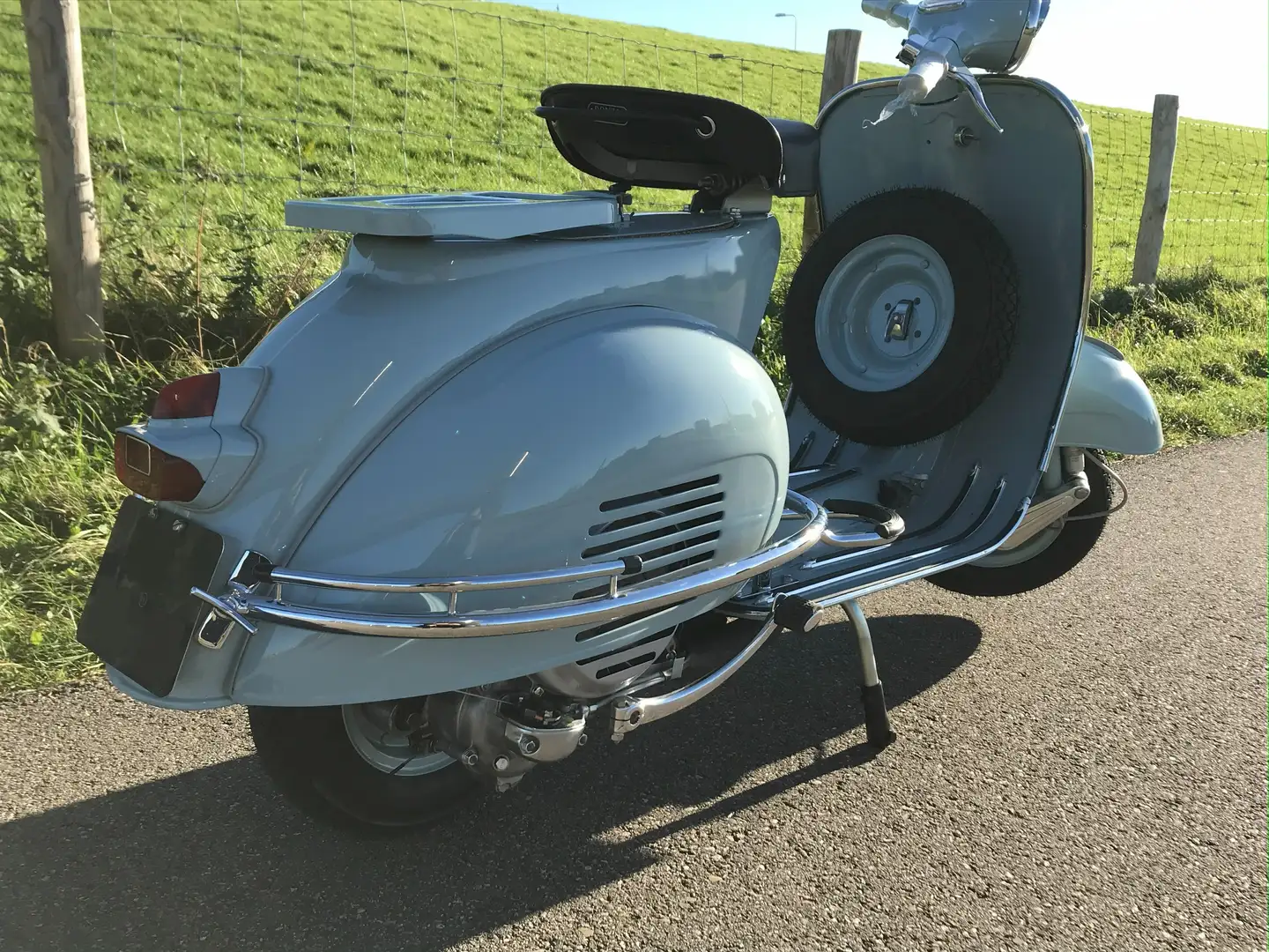 Vespa 125 VNB VNB2 125cc M.I.S.A Bleu - 2