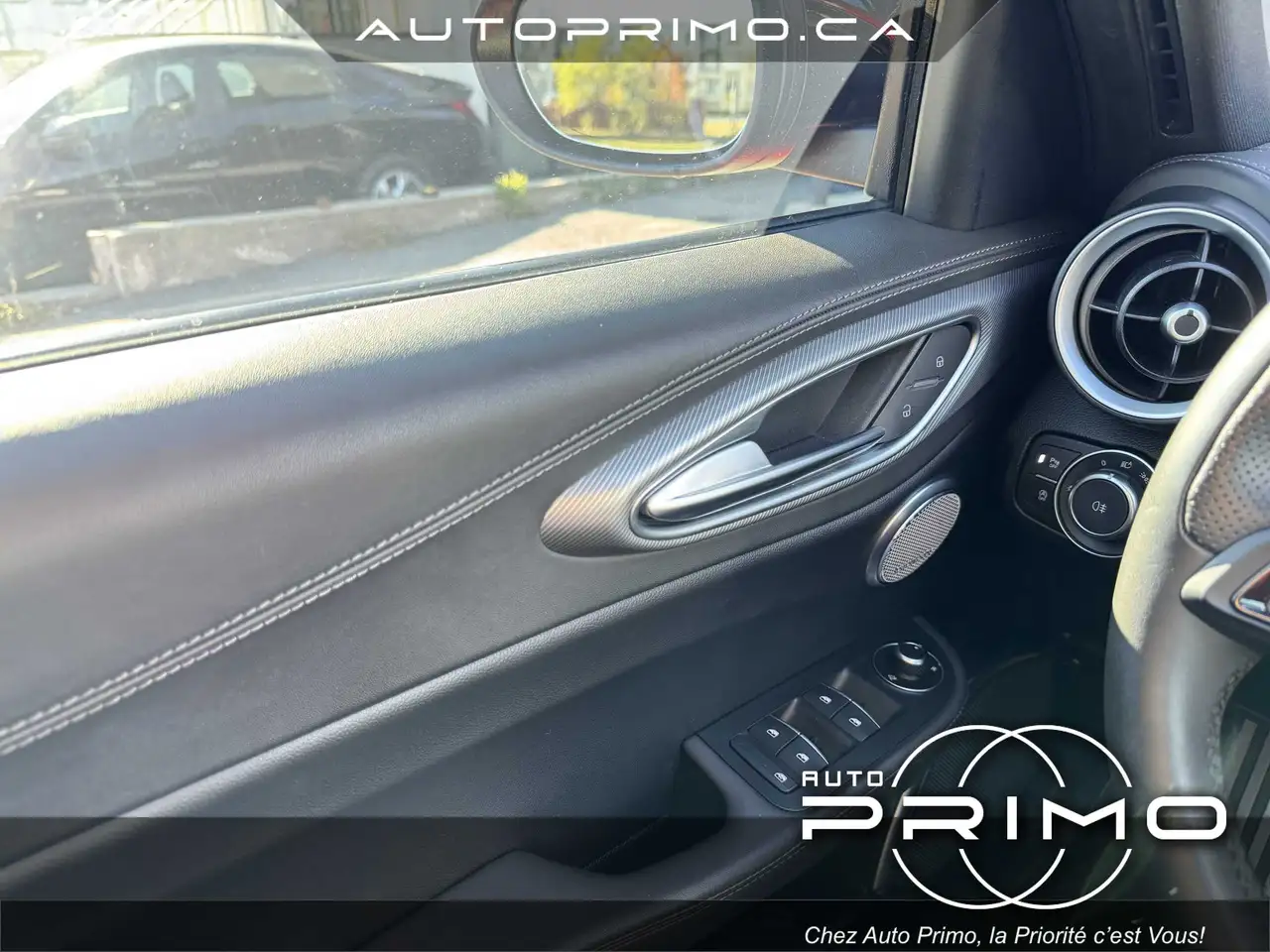 Alfa Romeo Giulia снимка Alfa Romeo Giulia