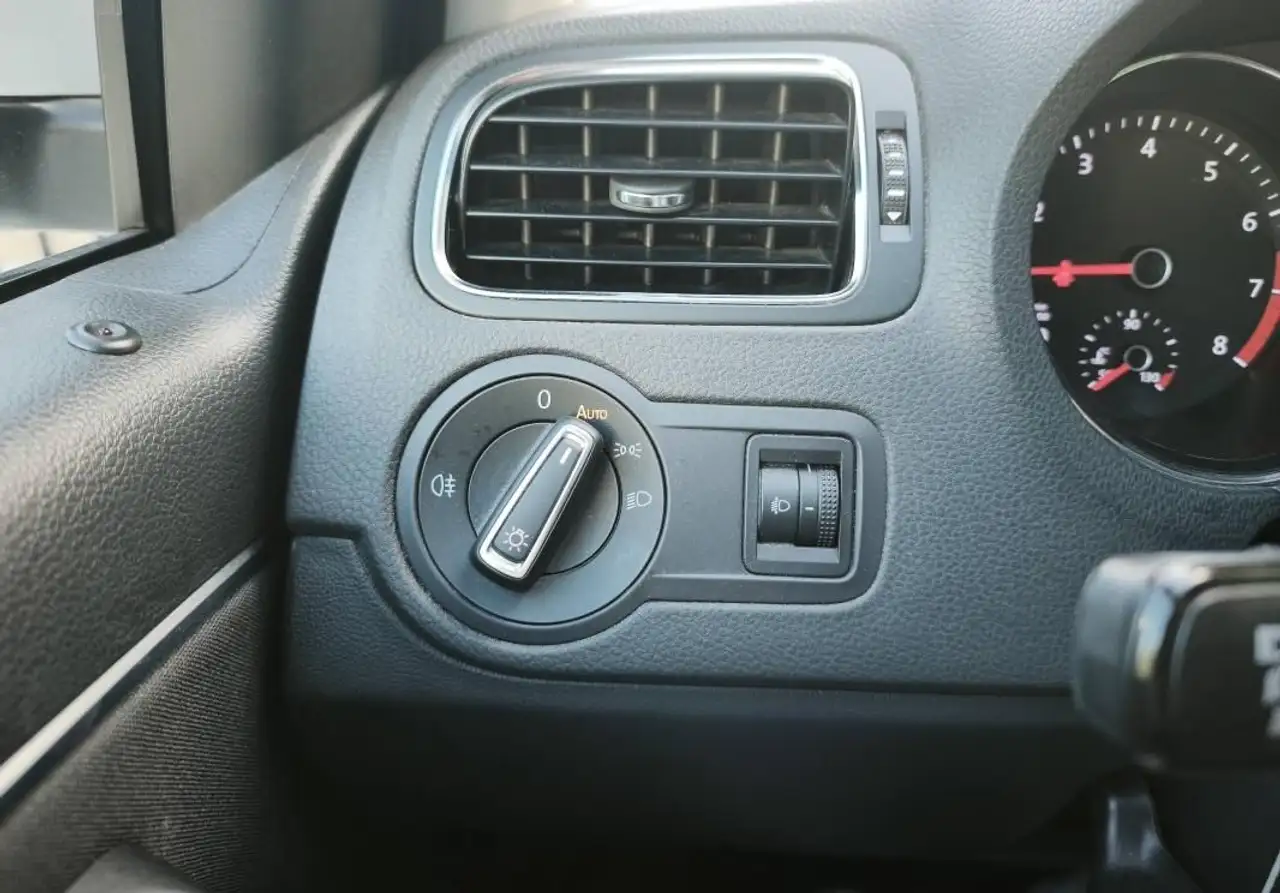 Volkswagen Polo Citadine 5 portes — photo 22