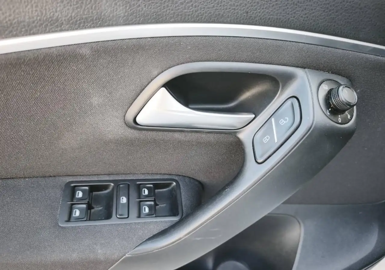 Volkswagen Polo Citadine 5 portes — photo 20