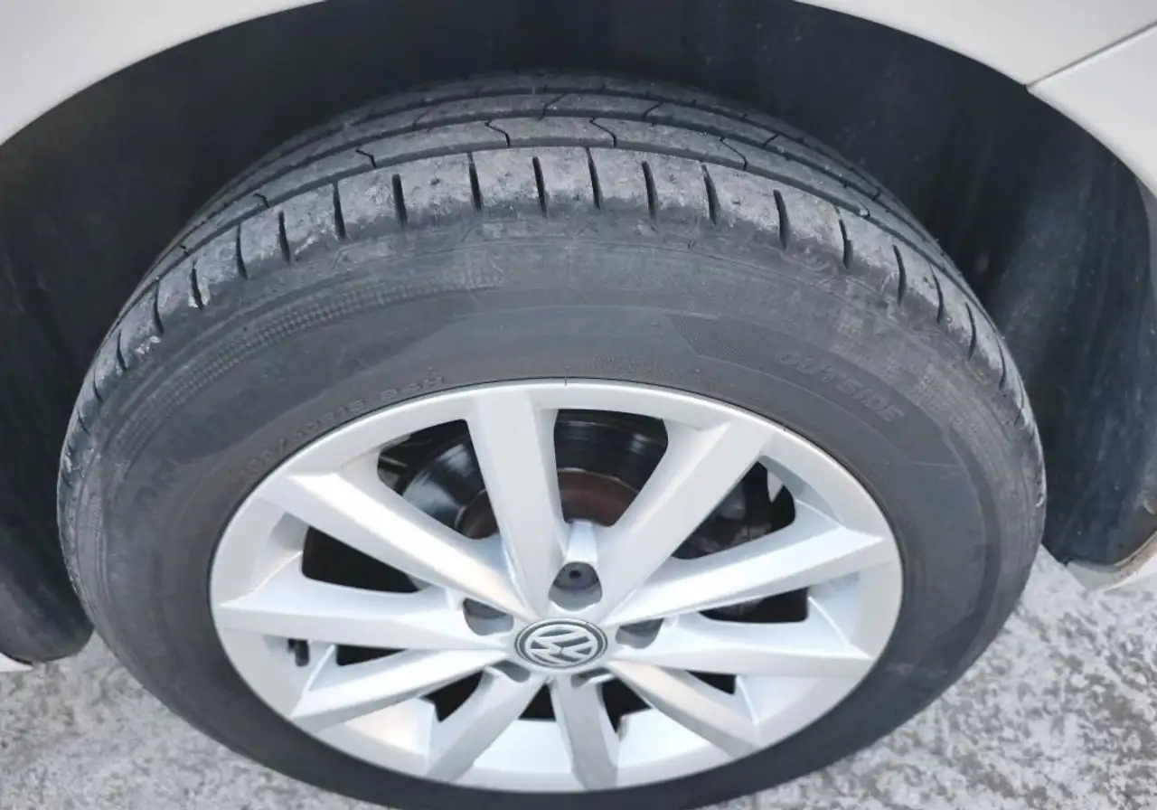Volkswagen Polo Citadine 5 portes — photo 15