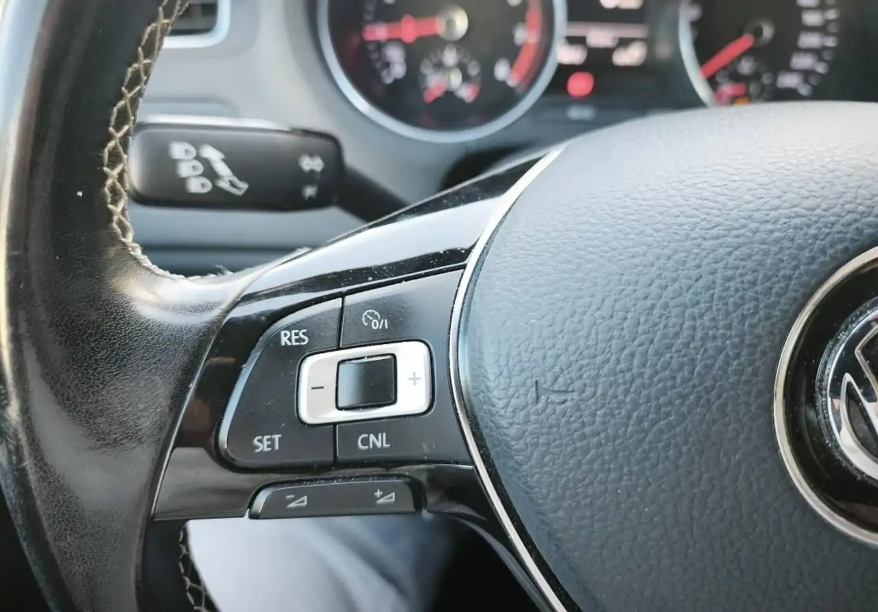 Volkswagen Polo Citadine 5 portes — photo 23