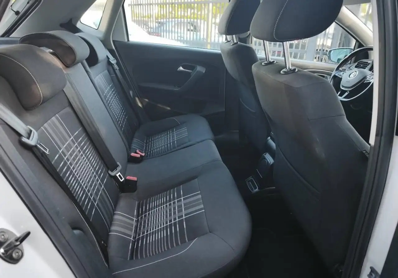 Volkswagen Polo Citadine 5 portes — photo 10