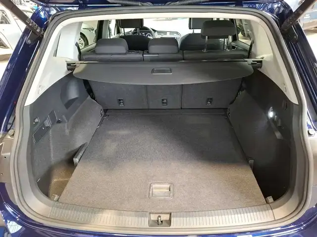 Volkswagen Tiguan Allspace view 18