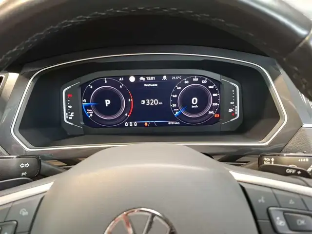 Volkswagen Tiguan Allspace view 8