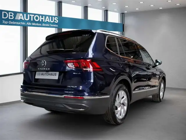 Volkswagen Tiguan Allspace view 4