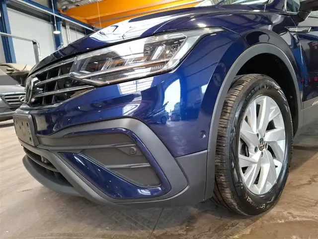 Volkswagen Tiguan Allspace view 19