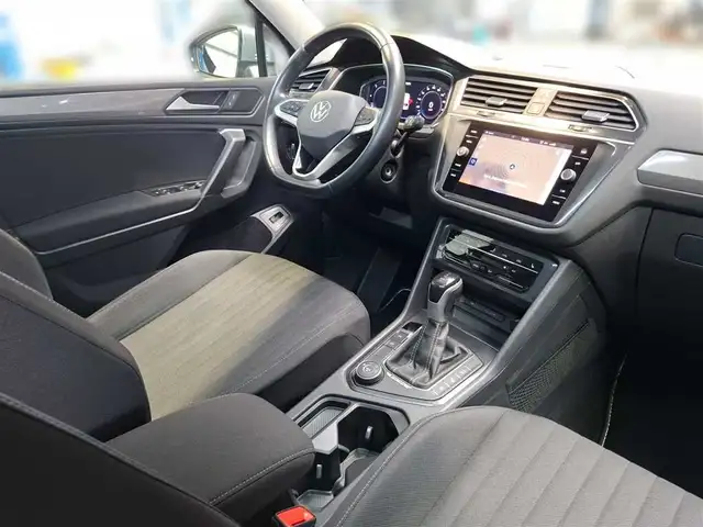 Volkswagen Tiguan Allspace view 16