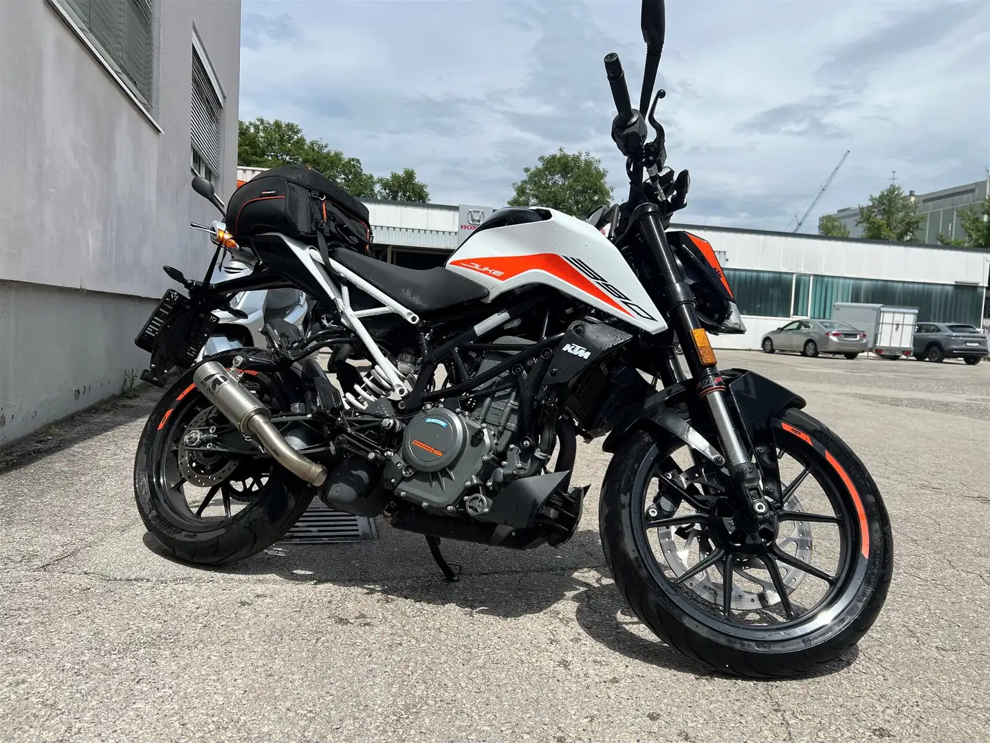 KTM 390 Duke - 2