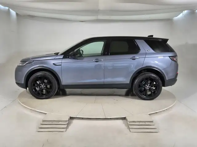 Land Rover Discovery Sport view 6