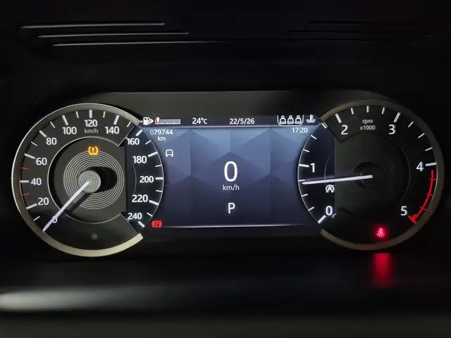 Land Rover Discovery Sport view 14