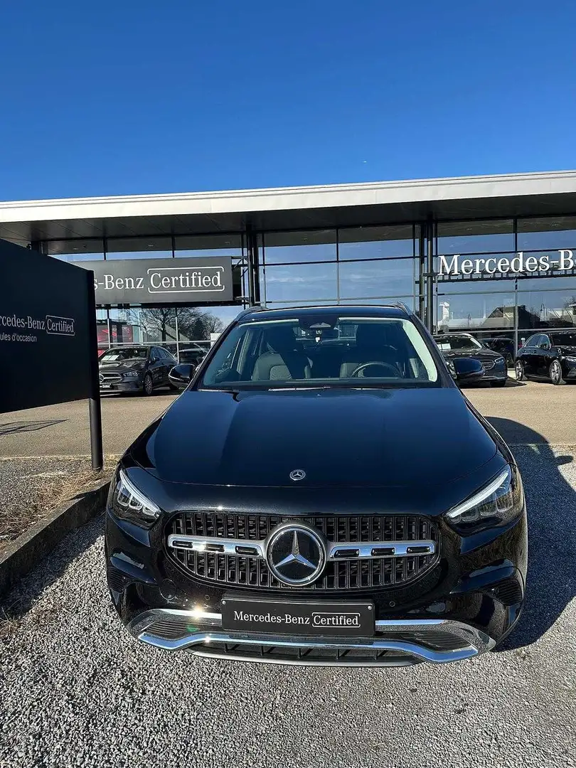 Mercedes-Benz GLA 200 d Progressive Fekete - 2