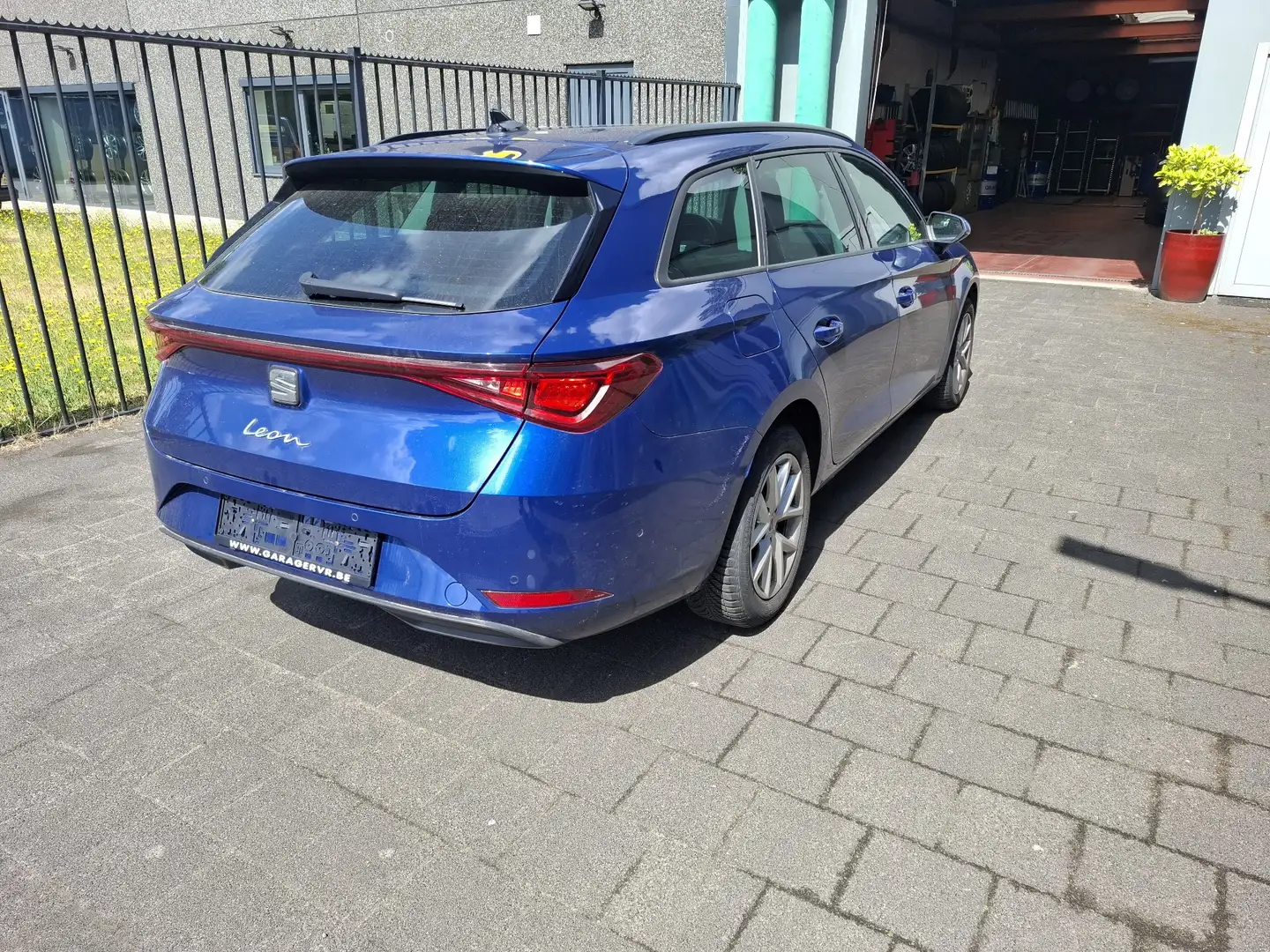 SEAT Leon Sportstourer 1.0 TSI OPF Reference Bleu - 2