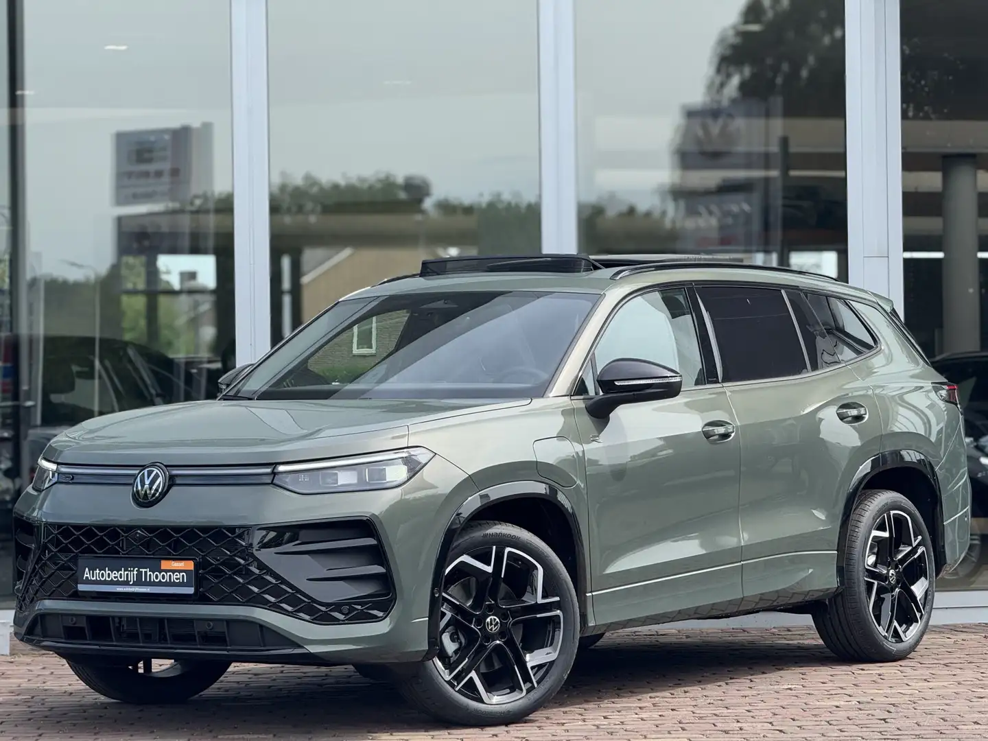 Volkswagen Tayron 1.5 eHybrid R-Line Edition 272PK Trekhaak | Pano | Groen - 1