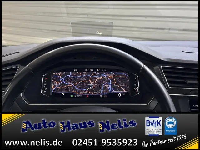 Volkswagen Tiguan Allspace view 13