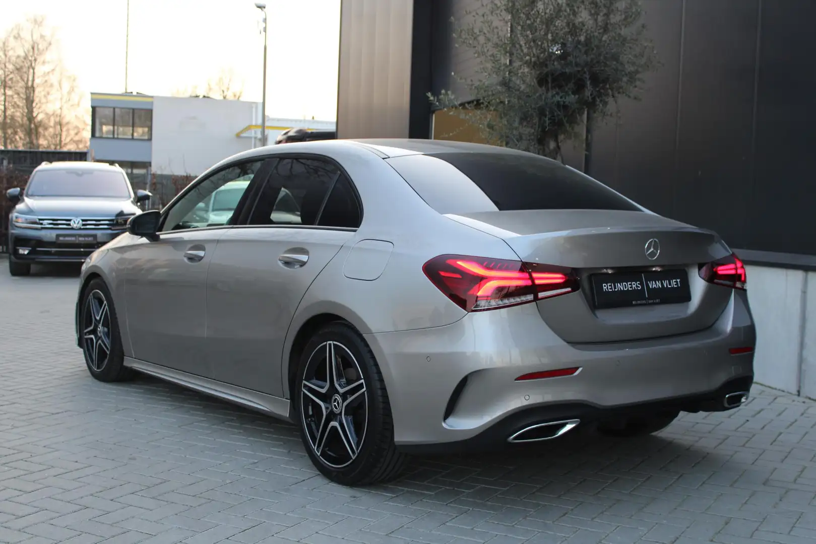 Mercedes-Benz A 180 Limousine Business Solution AMG | Night Pakket | D Gris - 2