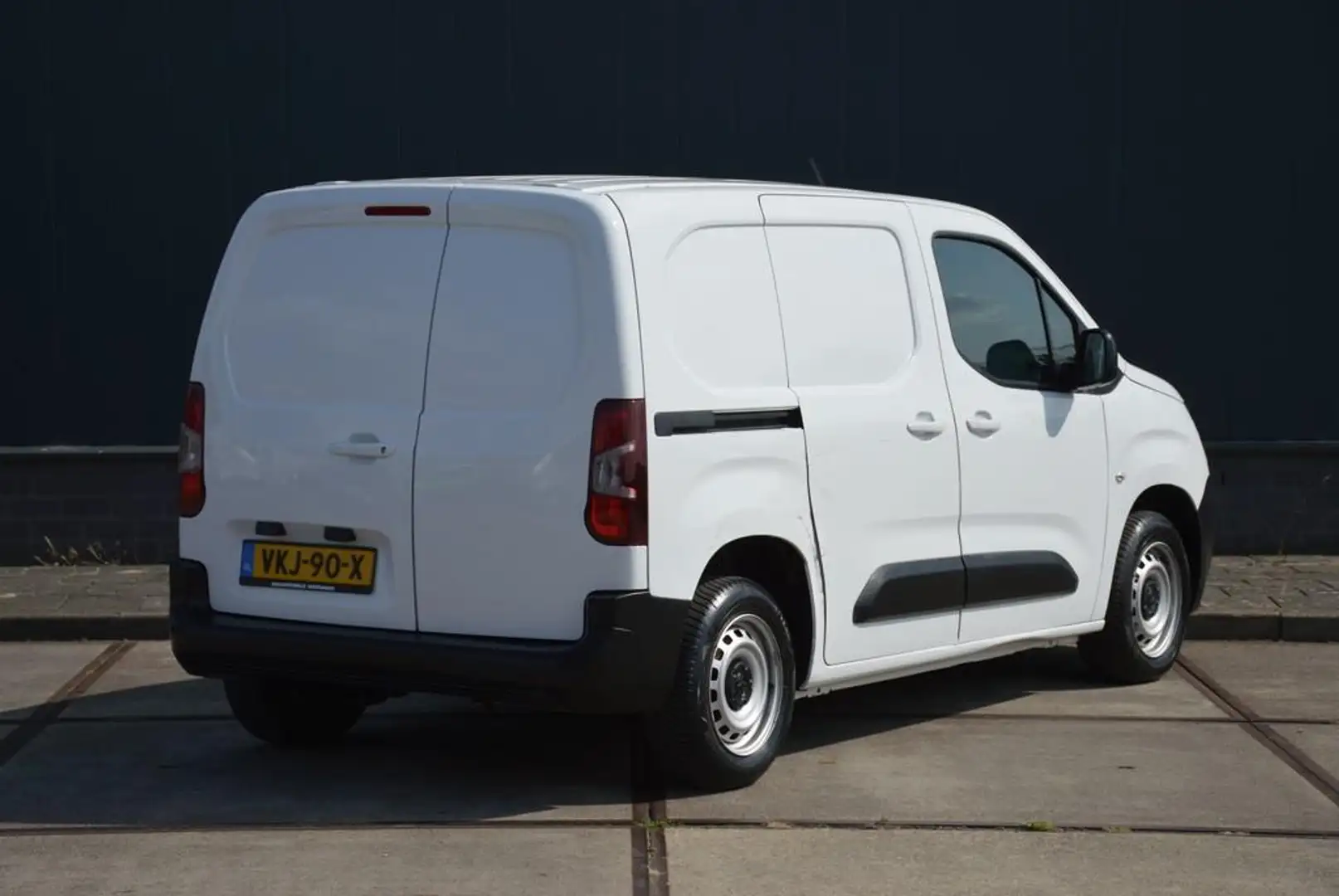 Peugeot Partner 1.2 PureTech Premium Benzine 110PK Euro 6 Airco Sc Blanc - 2