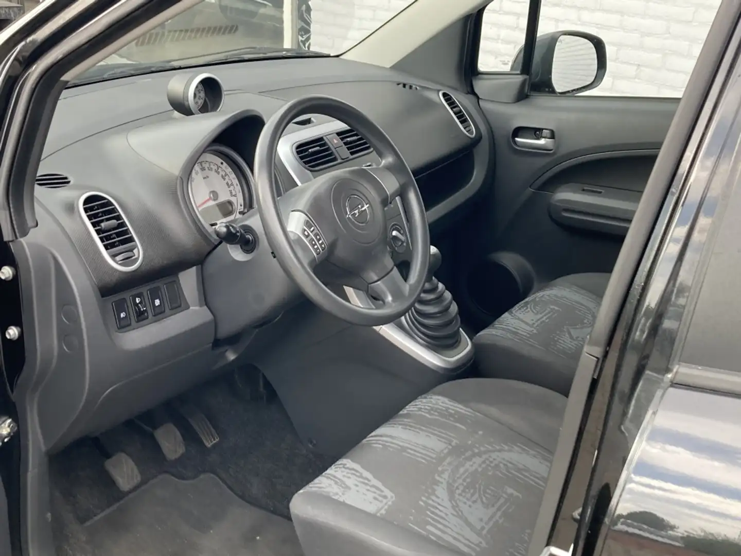 Opel Agila 1.2 Edition 94pk | Trekhaak | NL auto | LM | Airco Zwart - 2