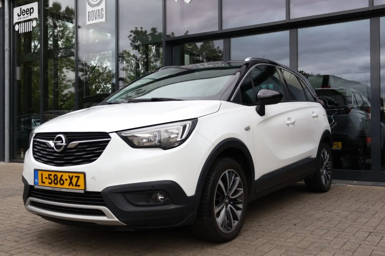 Opel Crossland X 1.2 T. INNOVATION / Camera / Automaat / Navigatie Weiß - 2