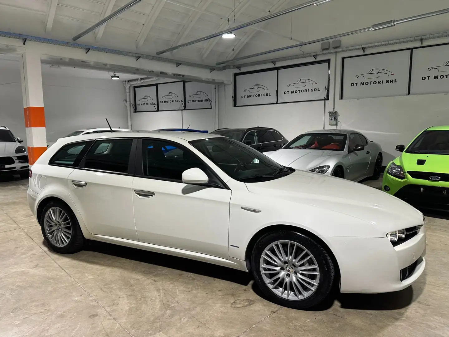 Alfa Romeo 159 1750 TBi Sportwagon BOOK SERVICE COMPLETO Weiß - 1