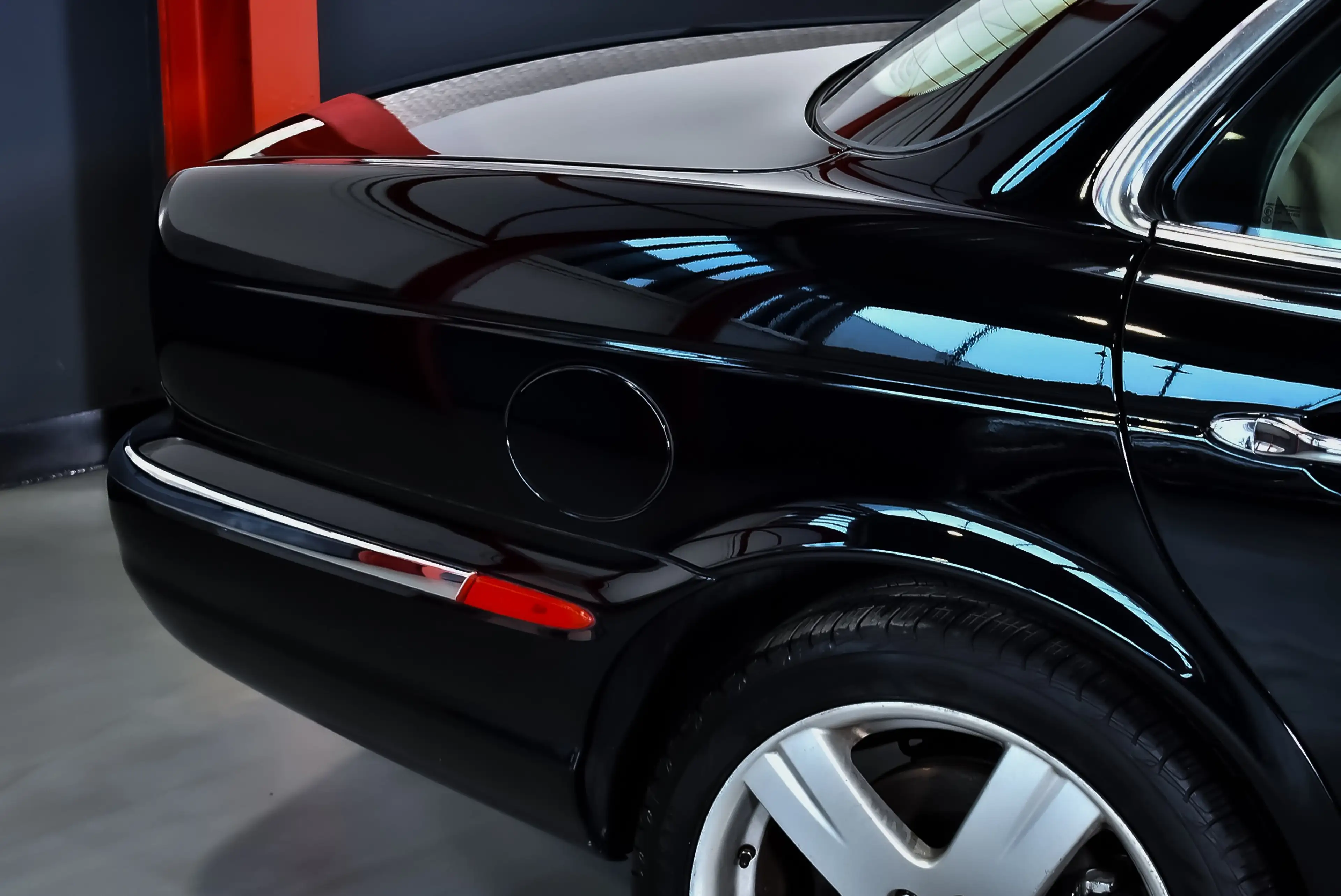Jaguar XJR XJR Saloon 4.2L V8 390HP — photo 9