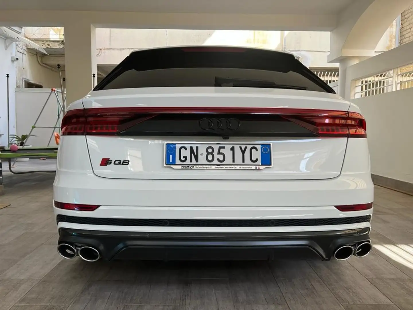 Audi SQ8 competition plus carbon White - 1
