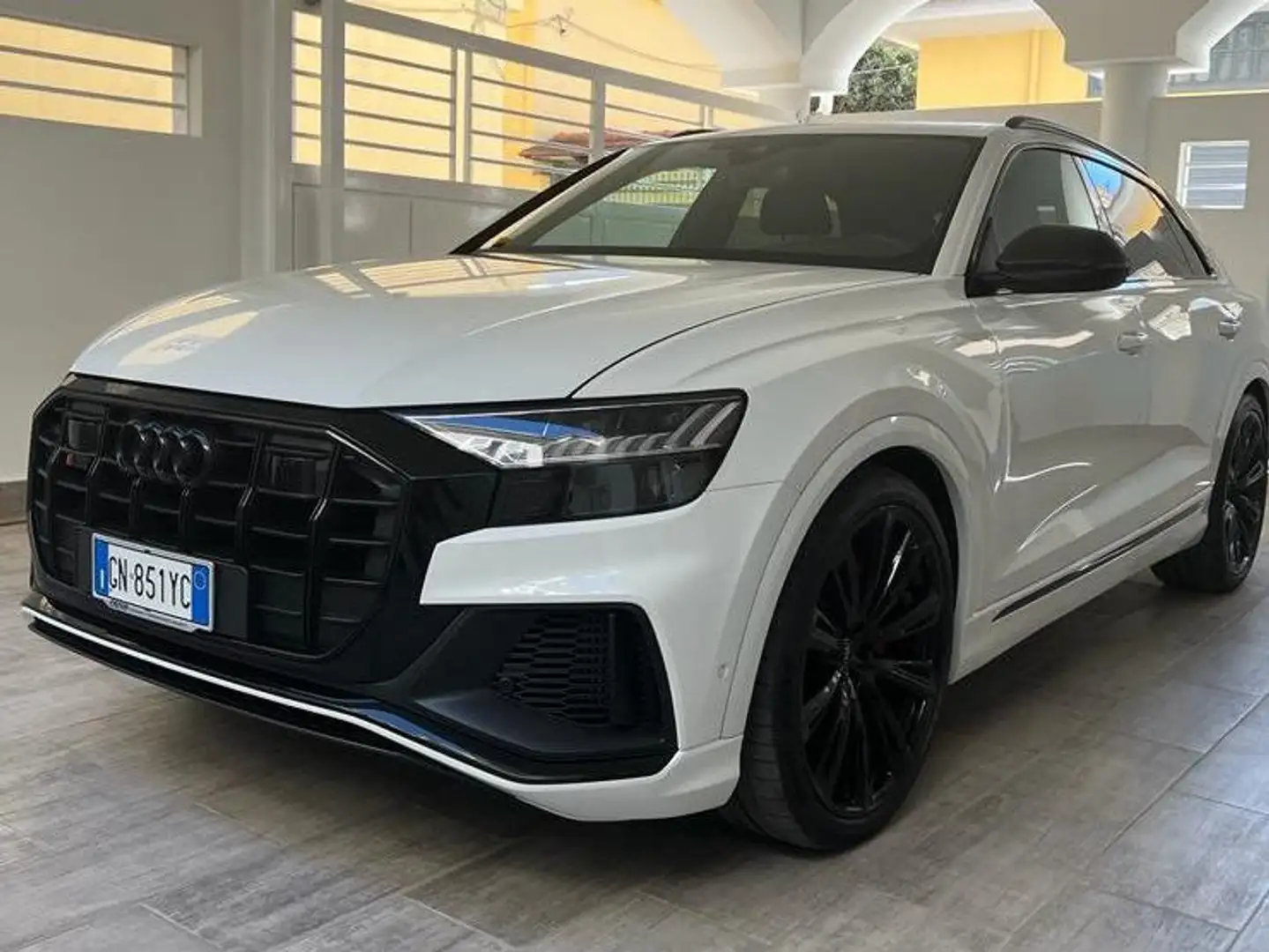 Audi SQ8 competition plus carbon bijela - 2