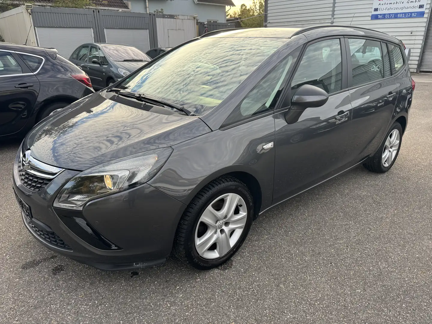 Opel Zafira Tourer Edition TÜV bis 07.2027 Grau - 1