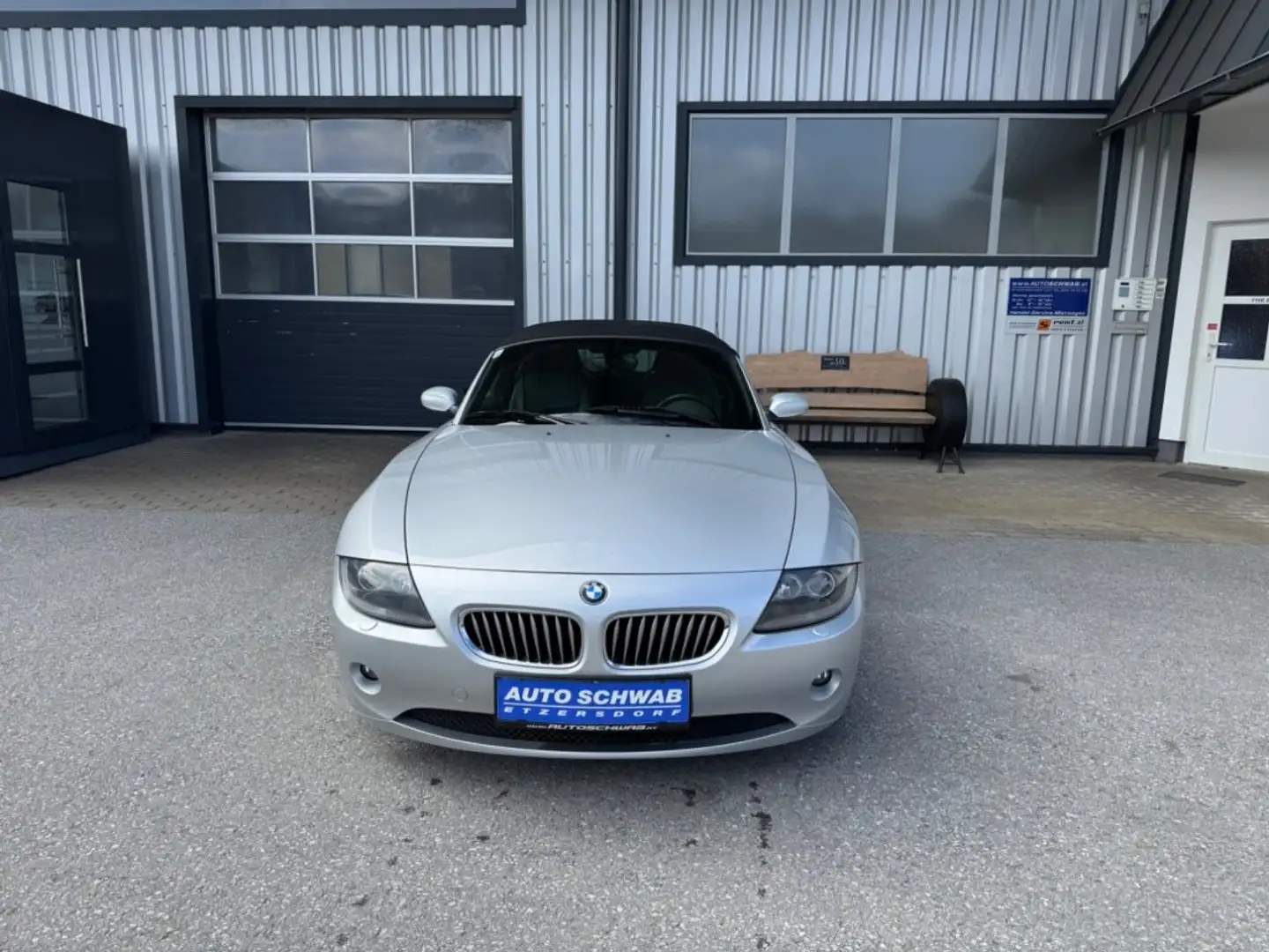 BMW Z4 2.2 Grau - 2