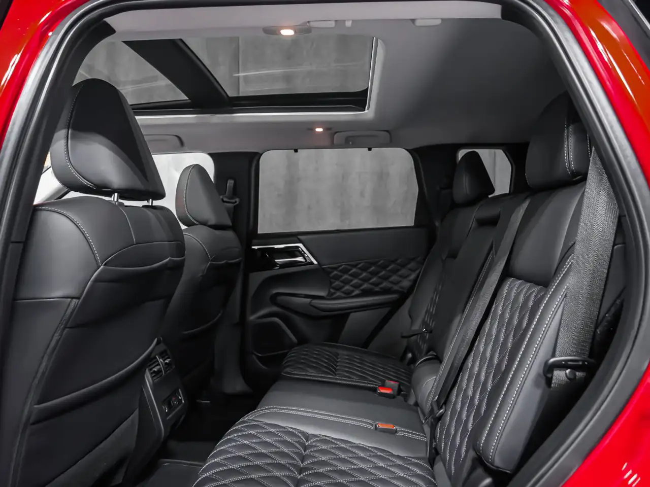 Mitsubishi Outlander снимка Mitsubishi Outlander