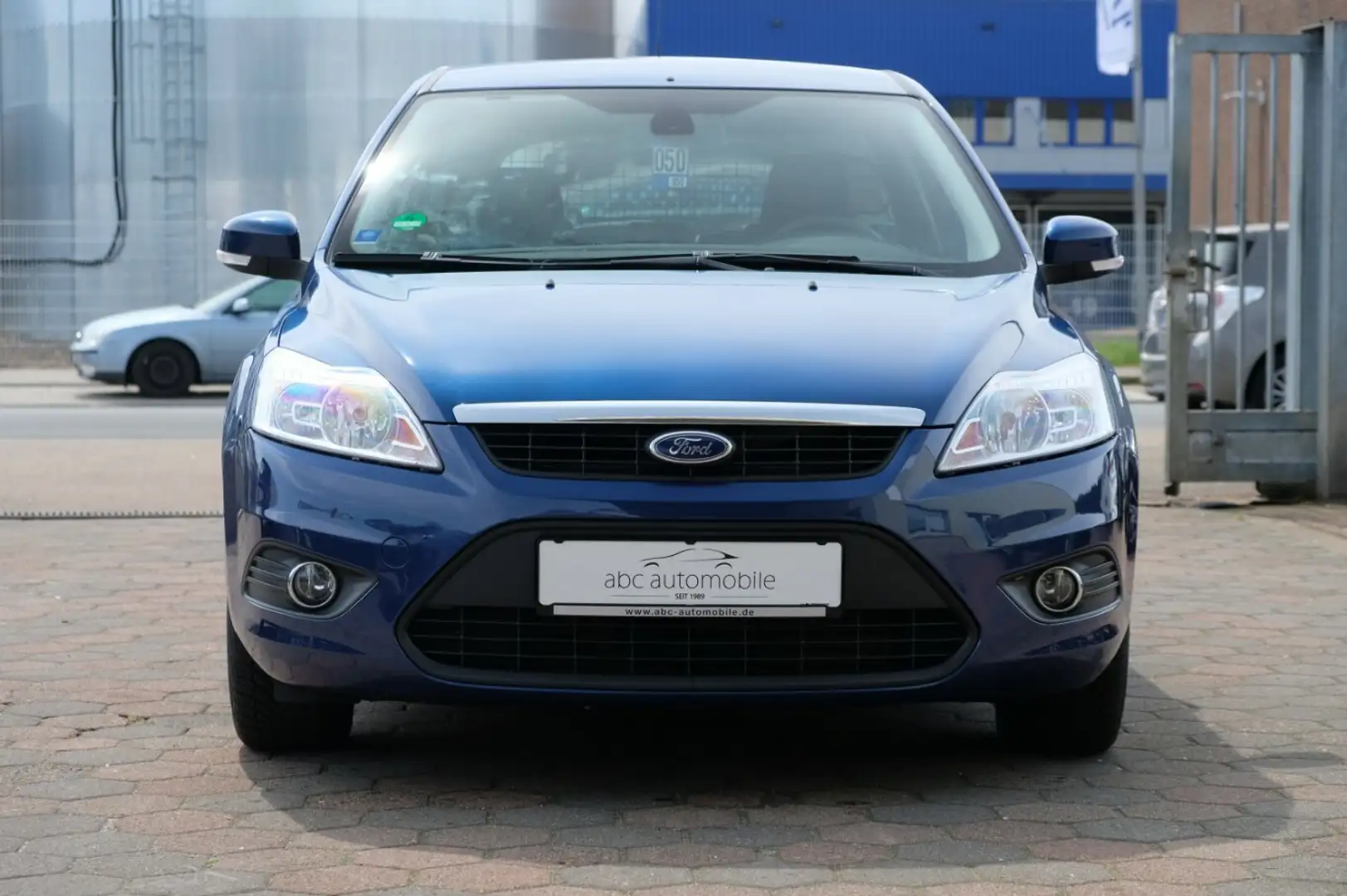 Ford Focus 2.0 TDCi Style Aut. Fahrbereit Blauw - 2