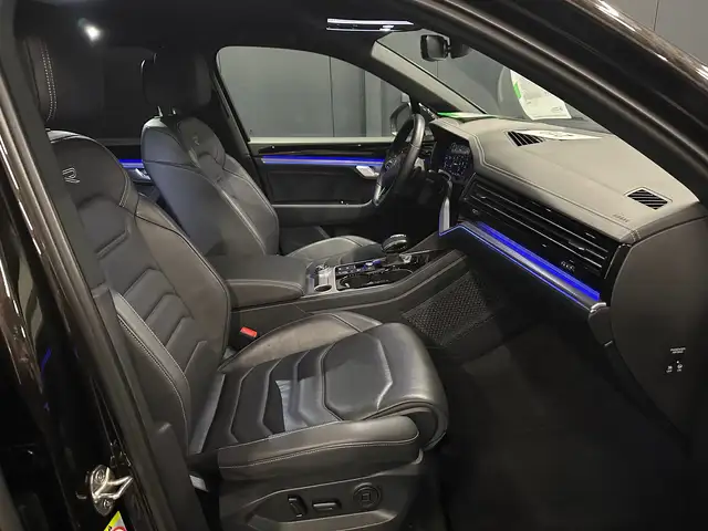 Volkswagen Touareg view 10