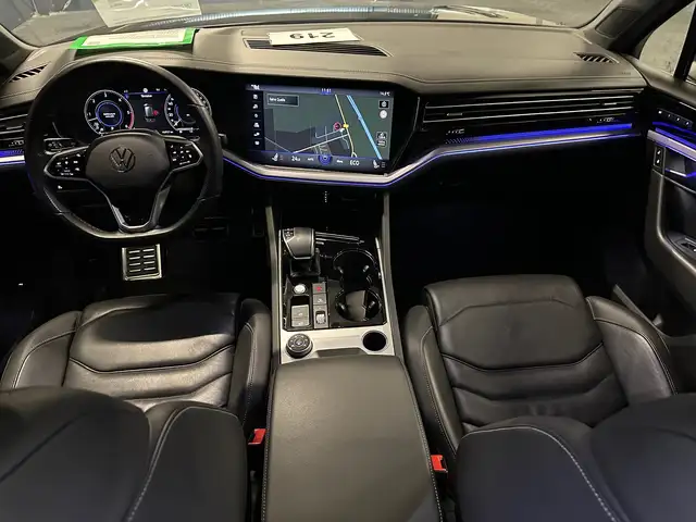 Volkswagen Touareg view 12