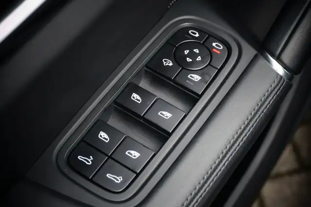 Porsche Cayenne GTS view 11