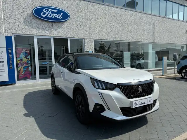 Peugeot 2008 view 5