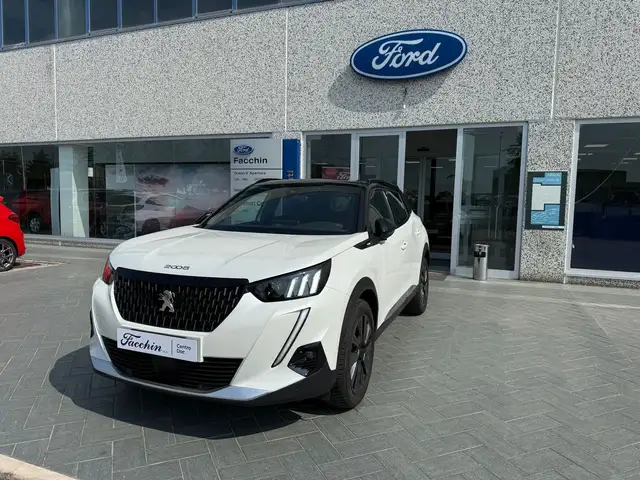 Peugeot 2008 view 2