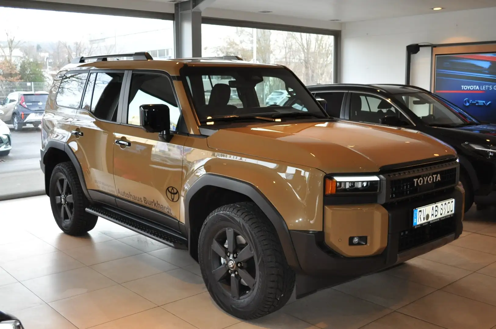 Toyota Land Cruiser 2,8 D-4D 151 kW AWD Executive Gold - 2