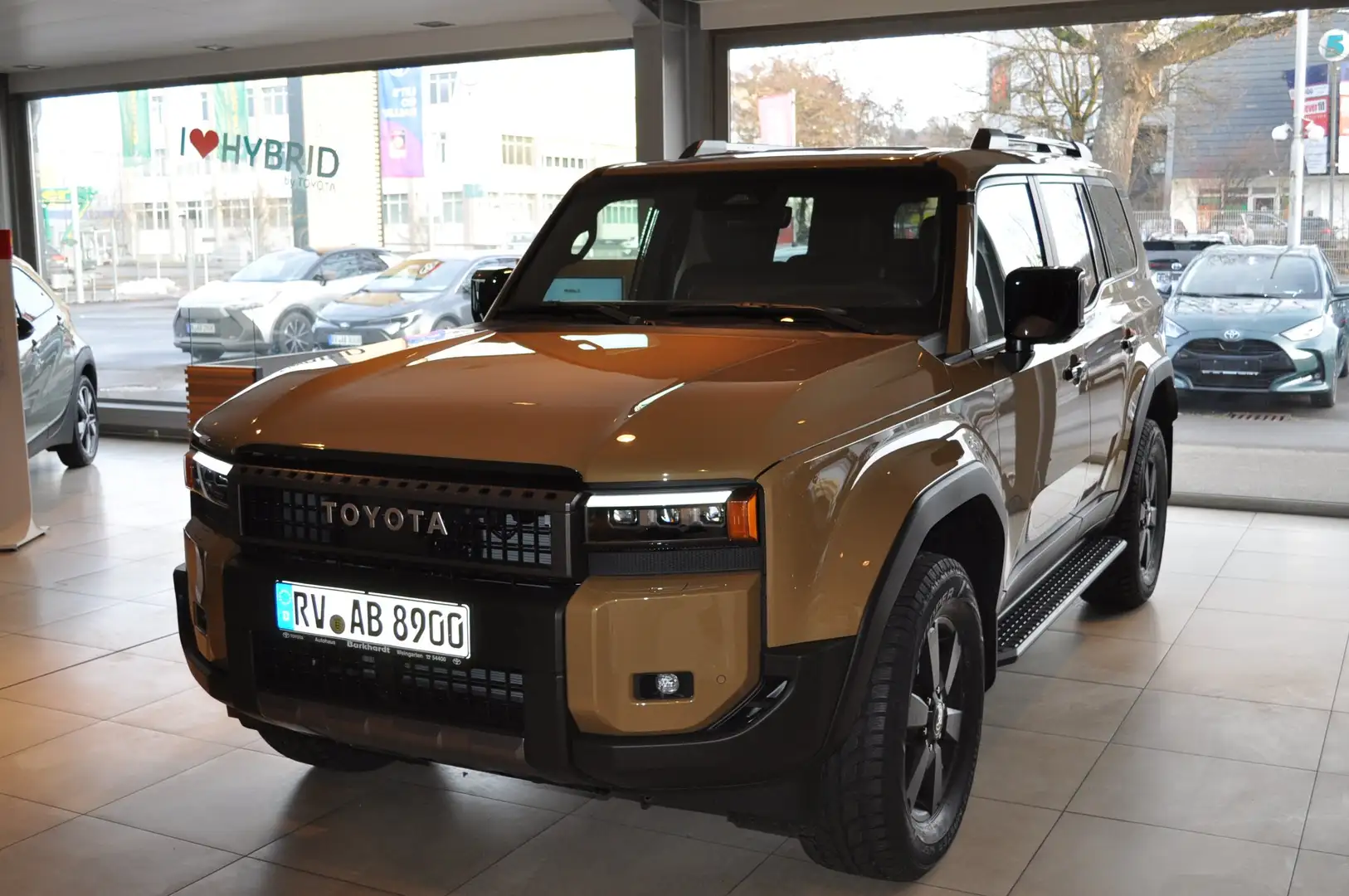 Toyota Land Cruiser 2,8 D-4D 151 kW AWD Executive Gold - 1