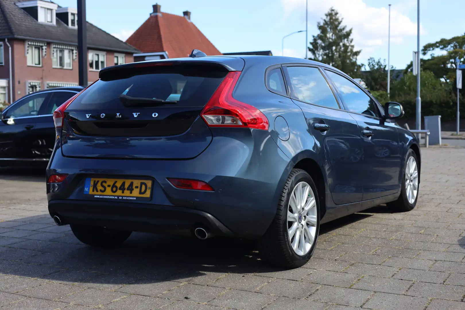 Volvo V40 2.0 D3 150PK NORDIC+ | LED | NAVI | 17 INCH Bleu - 2