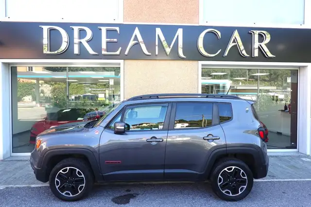 Jeep Renegade view 2