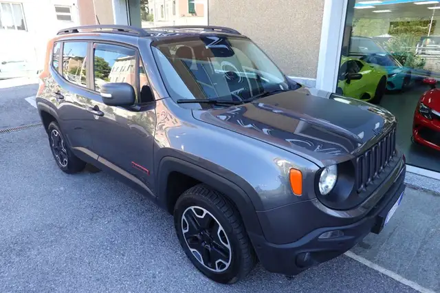Jeep Renegade view 7