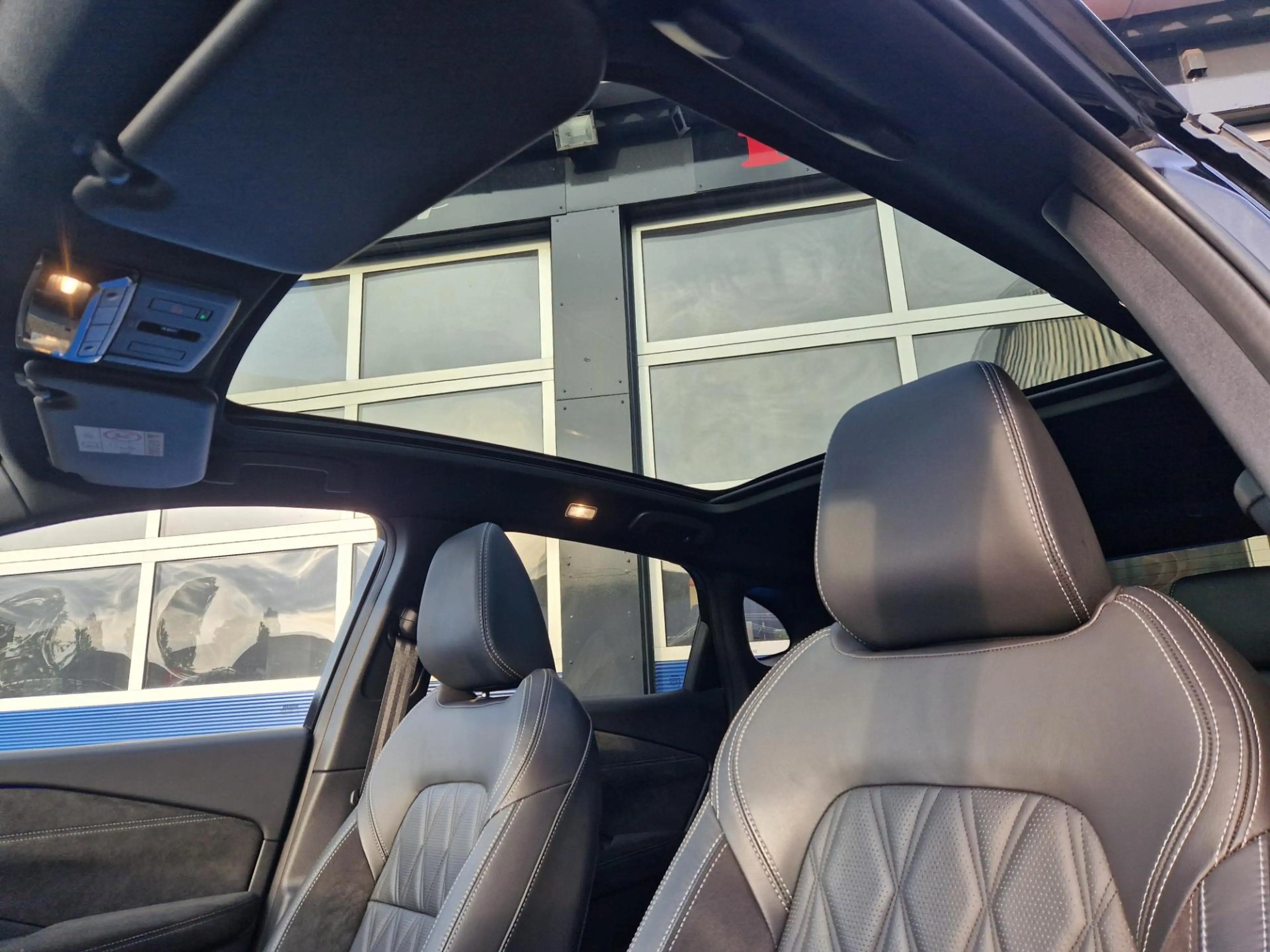 Nissan Qashqai 1.3 MHEV Xtronic Tekna+ / Massage stoelen / 360 ca — photo 4