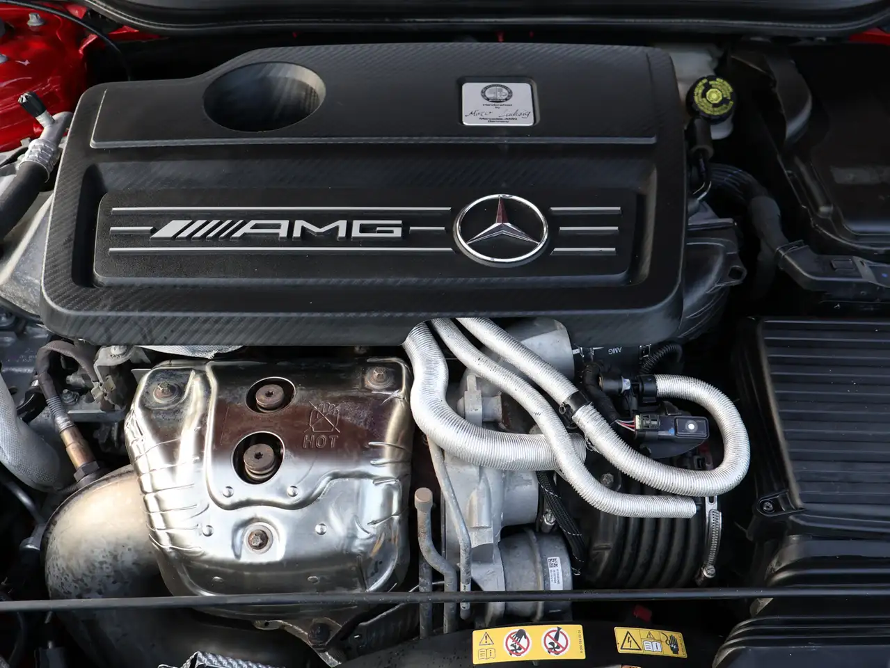 Mercedes-Benz GLA снимка Mercedes-Benz GLA