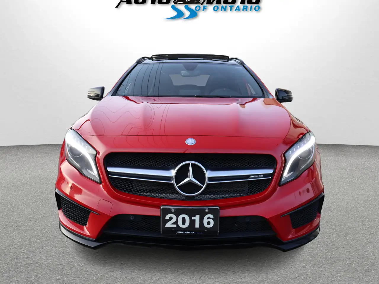 Mercedes-Benz GLA снимка Mercedes-Benz GLA