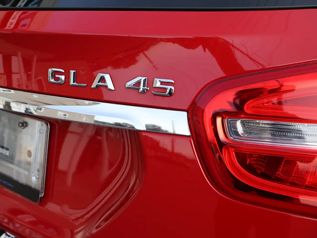 Mercedes-Benz GLA снимка Mercedes-Benz GLA